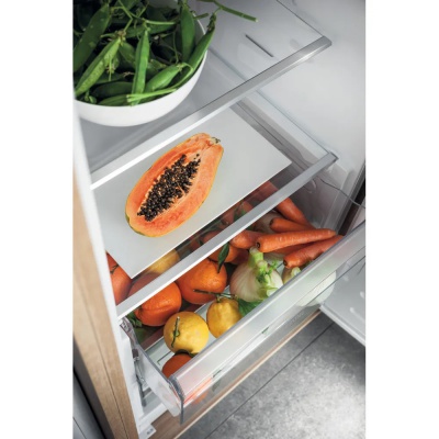 Hotpoint Low Frost Integrated Fridge White HSZ 18012 UK